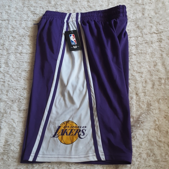 NBA MEN'S  LOS ANGELES LAKERS BASKETBALL SHORTS NWT - Picture 4 of 7